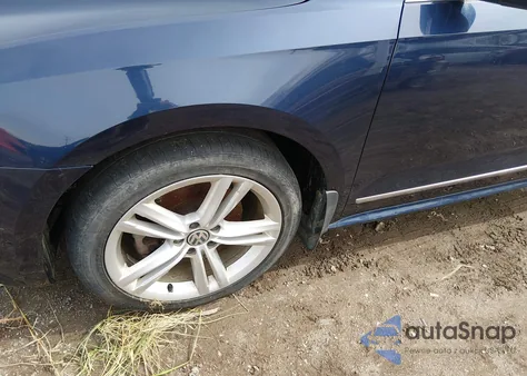 2014 Volkswagen Passat 2.0L Tdi Sel Premium z USA, uszkodzony, nr VIN 1VWCN7A31EC077060